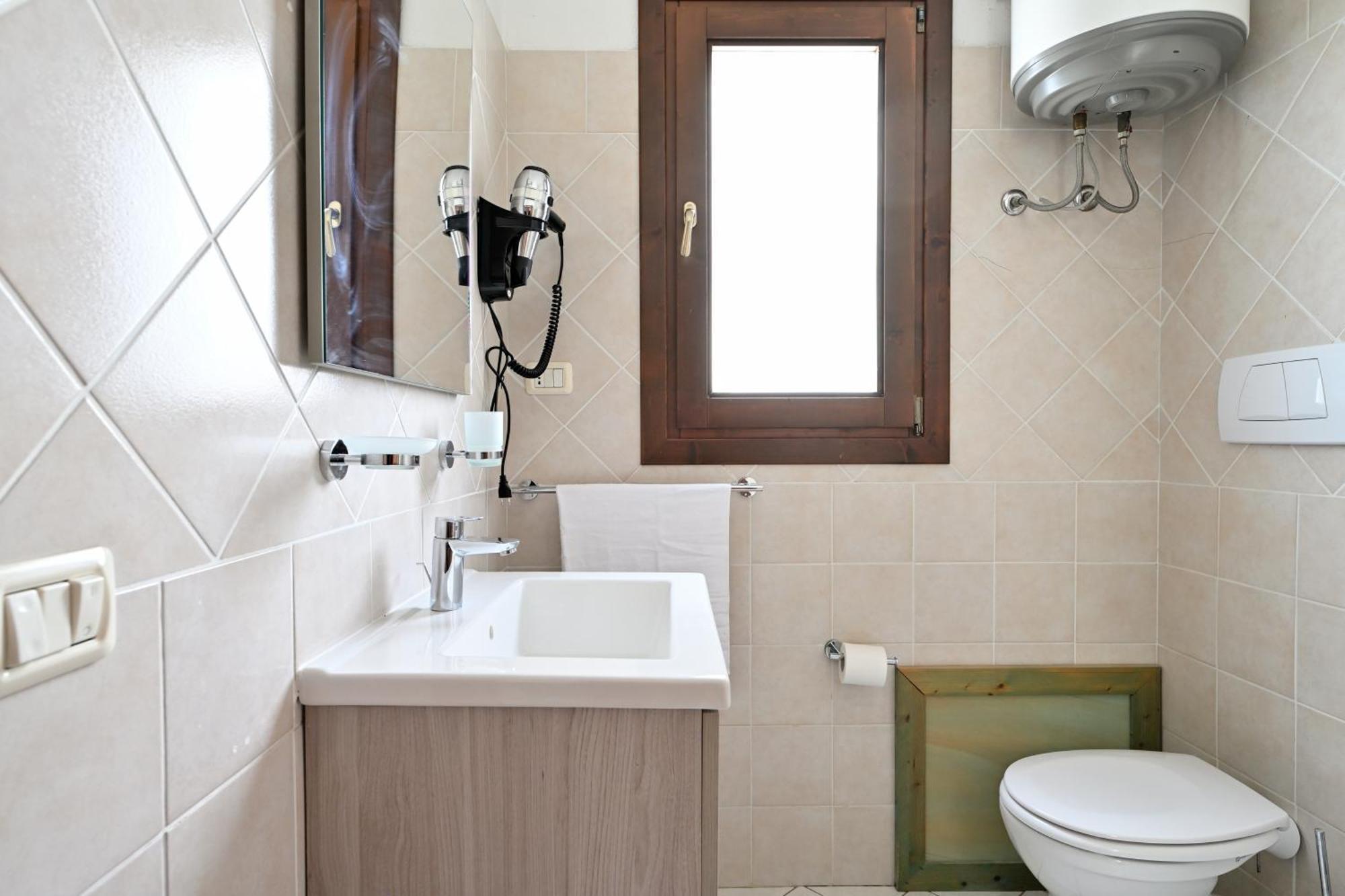 Il Borgo Di Badesi Aparthotel Ngoại thất bức ảnh