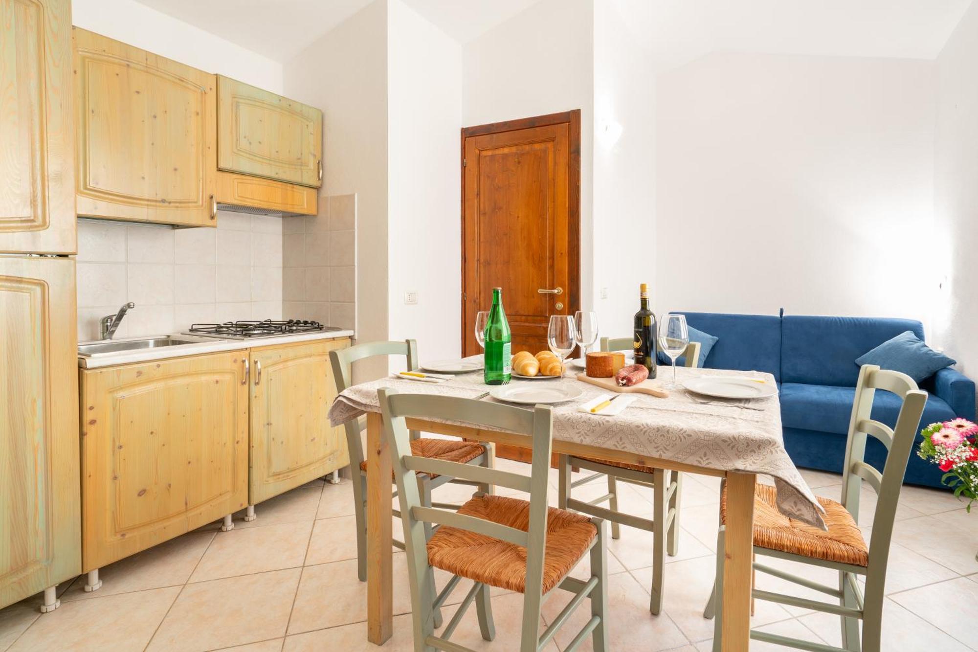 Il Borgo Di Badesi Aparthotel Ngoại thất bức ảnh